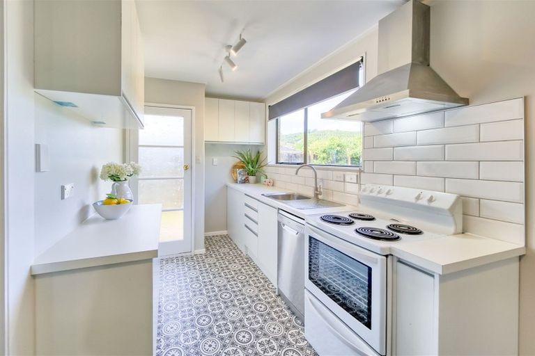 Photo of property in 1/21 Roband Crescent, Brown Owl, Upper Hutt, 5018