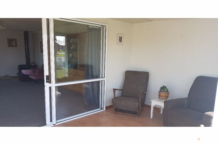 Photo of property in 19 Timaru Road, Waimate, 7924