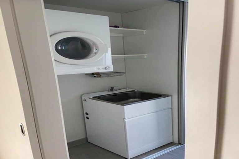 Photo of property in 1/67 Gulf View Road, Murrays Bay, Auckland, 0630