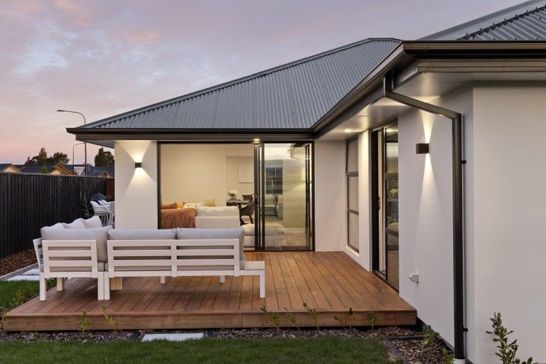 Photo of property in 31 Crossley Avenue, Woodend, 7610