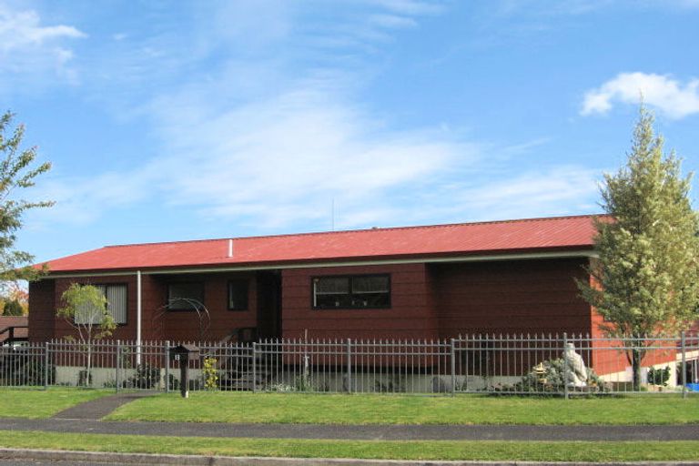 Photo of property in 13 Flinders Place, Welcome Bay, Tauranga, 3112