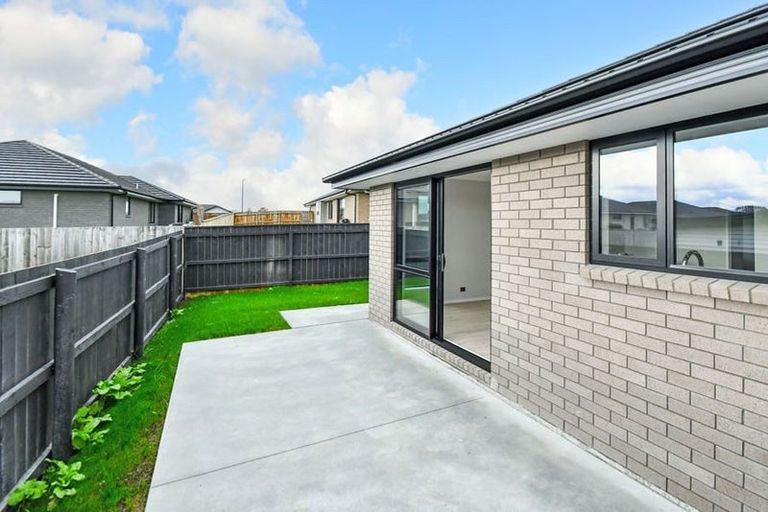 Photo of property in 33 Booker Drive, Tuakau, 2121