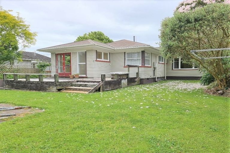 Photo of property in 64 Brois Street, Frankleigh Park, New Plymouth, 4310