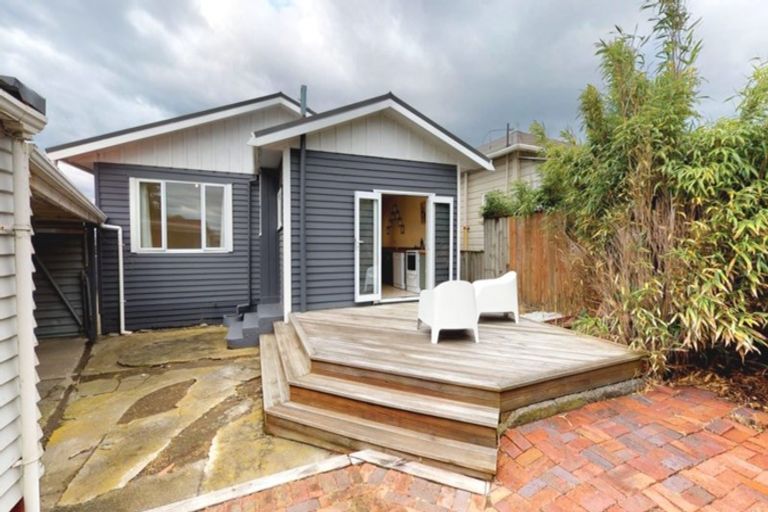 Photo of property in 237 The Esplanade, Petone, Lower Hutt, 5012