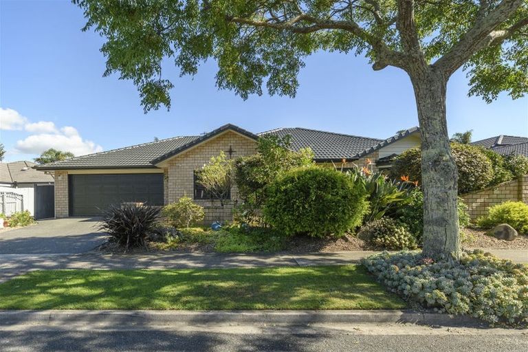 Photo of property in 6 Saint Heliers Place, Papamoa Beach, Papamoa, 3118
