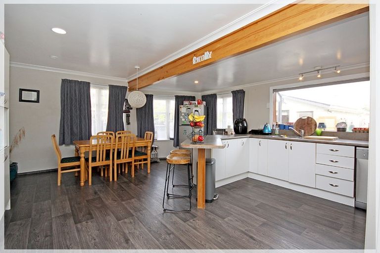 Photo of property in 32 Bledisloe Street, Levin, 5510