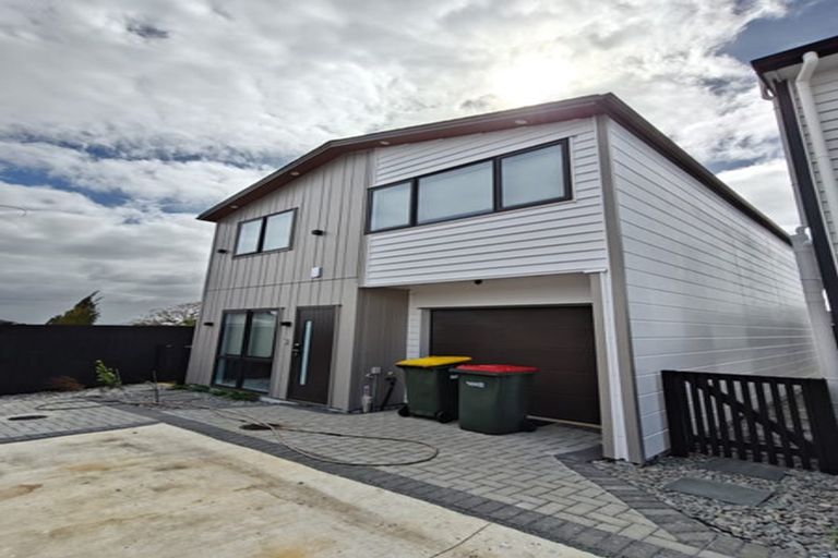 Photo of property in 52d Hutchinsons Road, Bucklands Beach, Auckland, 2014