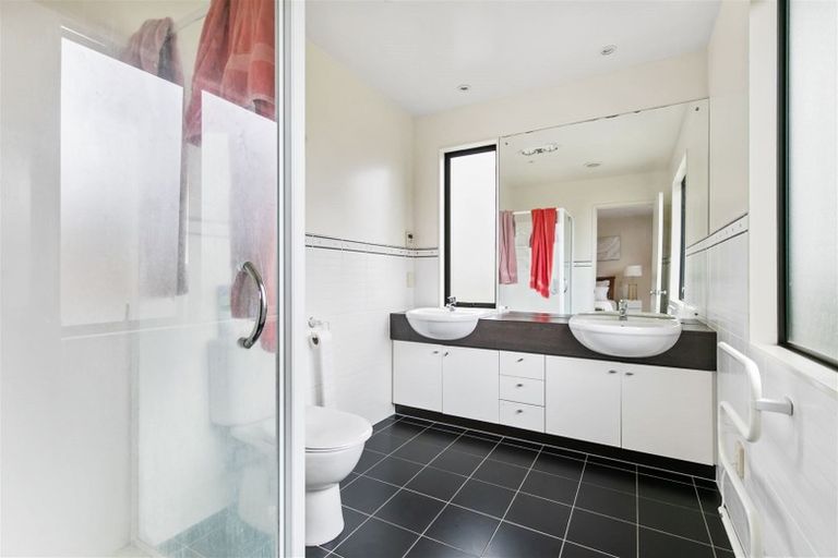 Photo of property in 27 Coachman Drive, Flat Bush, Auckland, 2016