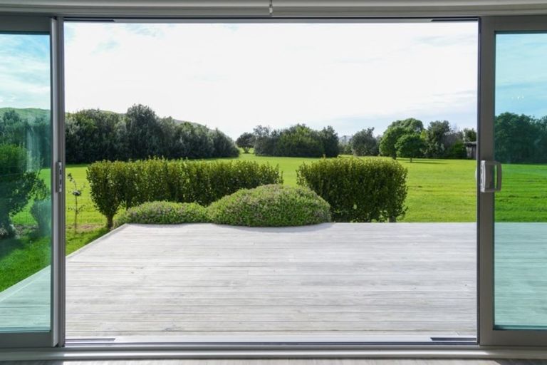 Photo of property in 59 Shoal Beach Road, Aramoana, Omakere, 4271