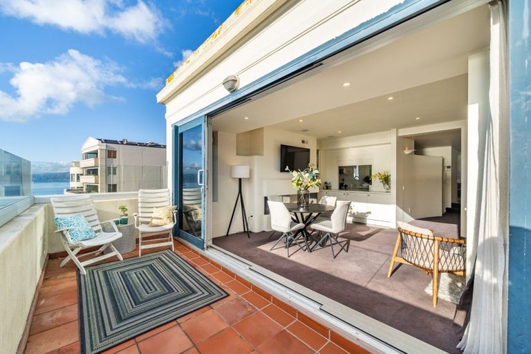Photo of property in 4/154 Oriental Parade, Oriental Bay, Wellington, 6011