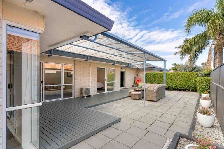 Photo of property in 21 Pacific View Road, Papamoa Beach, Papamoa, 3118