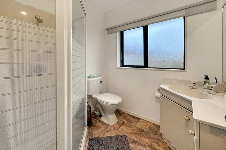 Photo of property in 34 Greenwood Place, Fitzherbert, Palmerston North, 4410