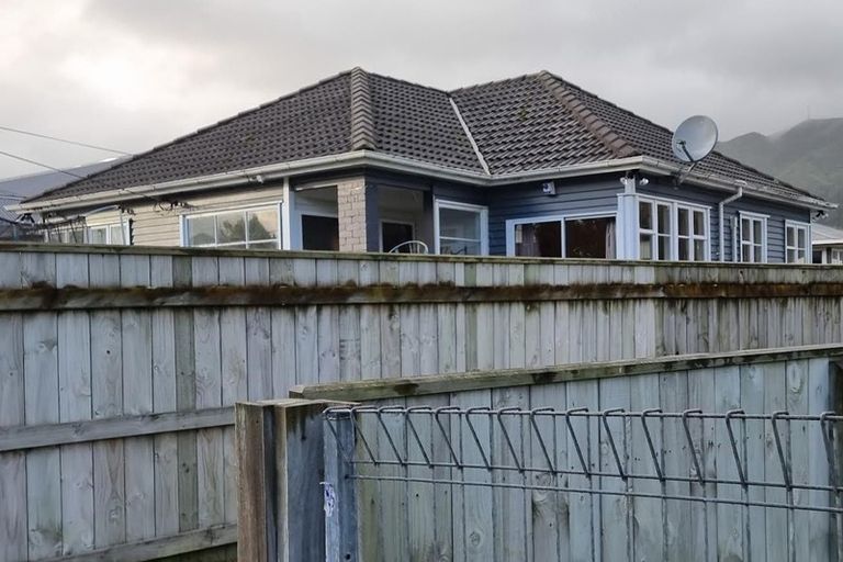 Photo of property in 21 Wheatley Street, Naenae, Lower Hutt, 5011