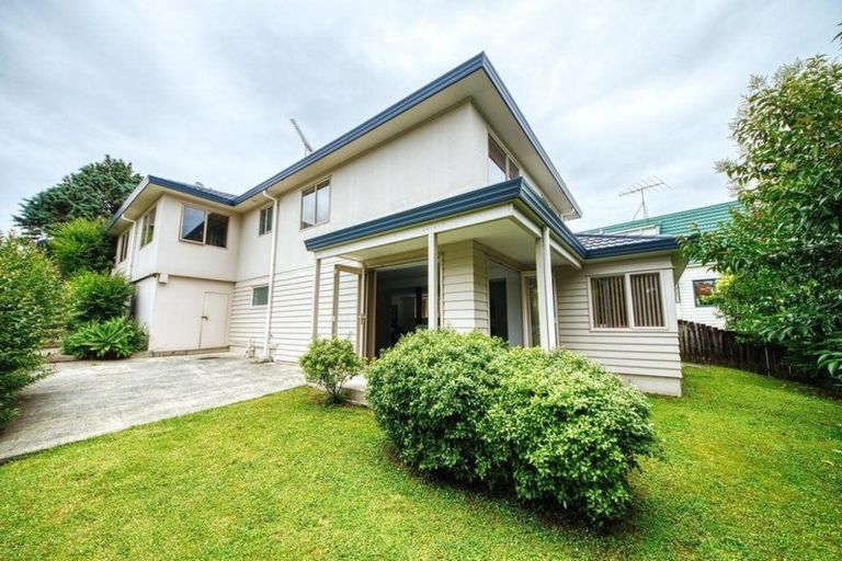 Photo of property in 39 Zefiro Drive, Massey, Auckland, 0614