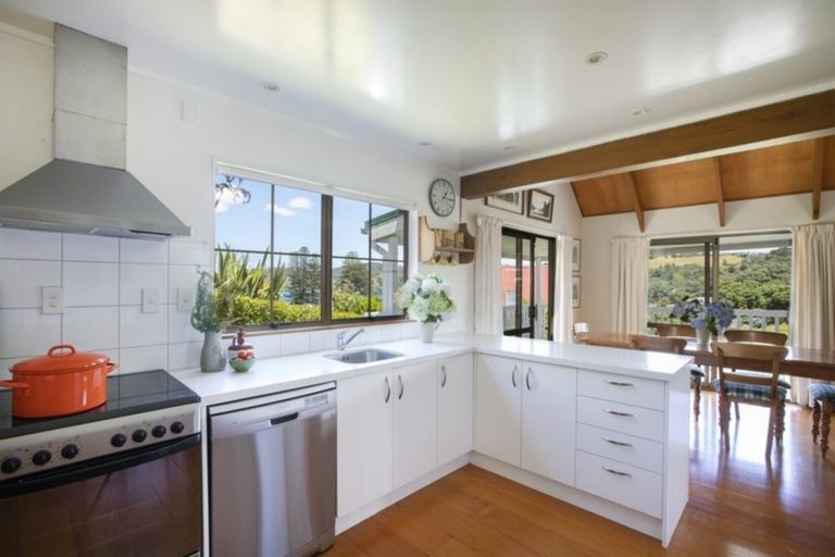 Photo of property in 51 Grand View Road, Leigh, 0985