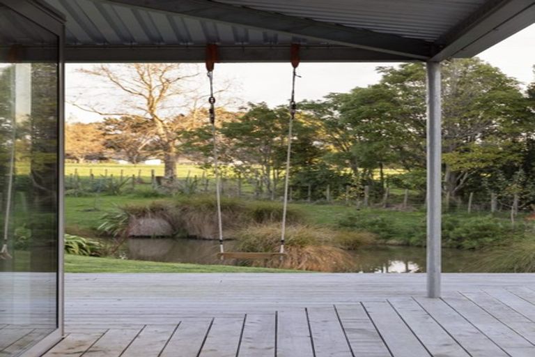 Photo of property in 849b Makerua Road, Tokomaru, Palmerston North, 4474