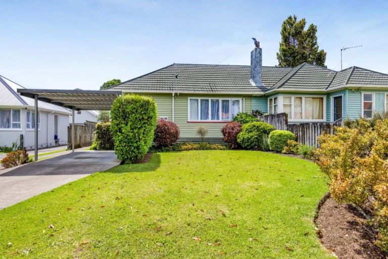 Photo of property in 14 Plympton Street, Brooklands, New Plymouth, 4310