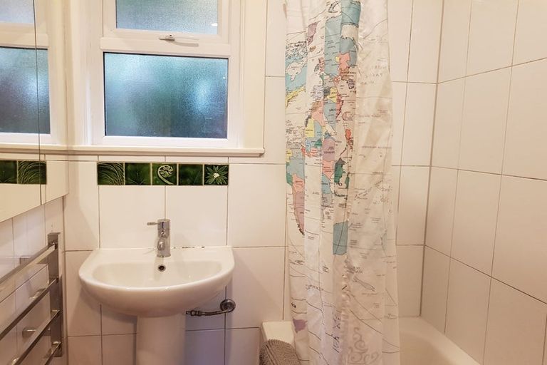 Photo of property in 55 Makara Road, Karori, Wellington, 6012