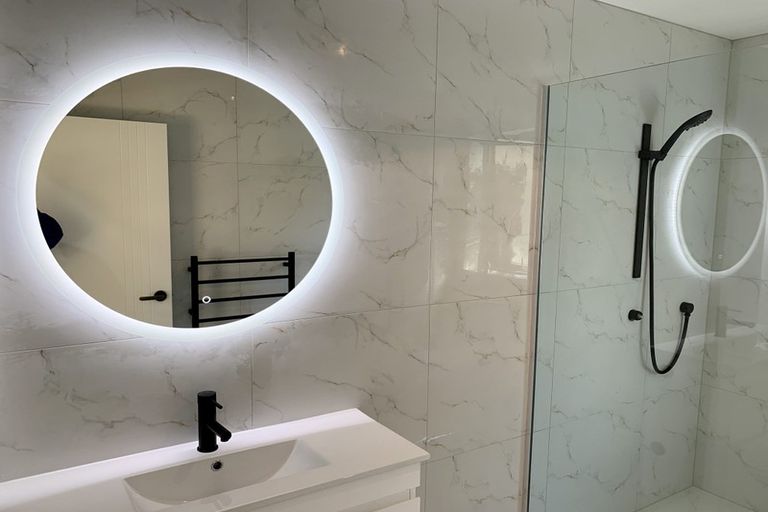 Photo of property in 11 San Ambrosio Rise, Henderson, Auckland, 0612