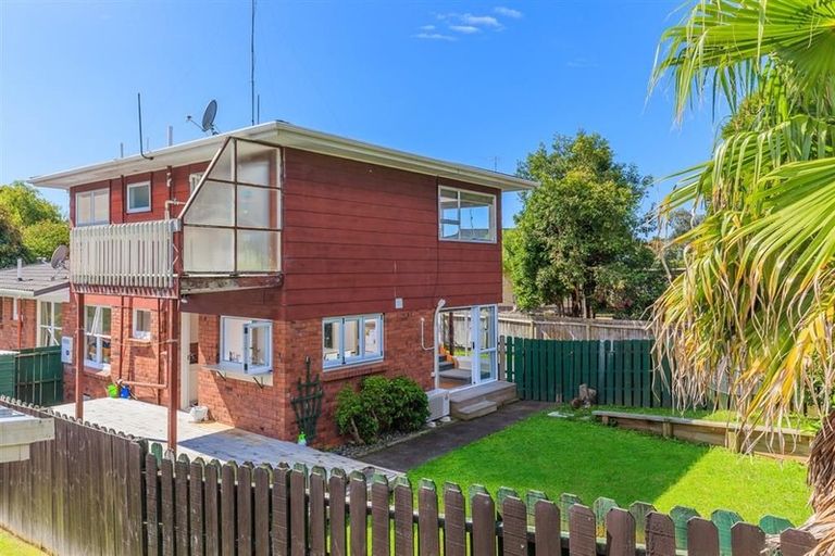 Photo of property in 1/33 Awaruku Road, Torbay, Auckland, 0630