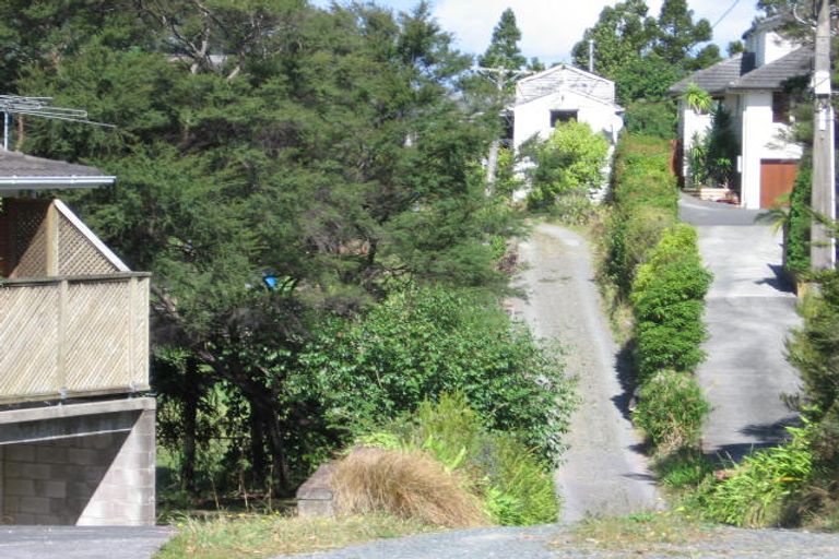 Photo of property in 112 Cliff View Drive, Green Bay, Auckland, 0604