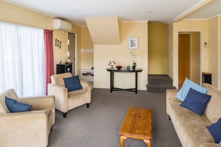 Photo of property in 5 Kedge Lane, Whitby, Porirua, 5024