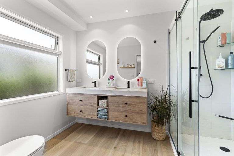 Photo of property in 4a Clerke Place, Marfell, New Plymouth, 4310