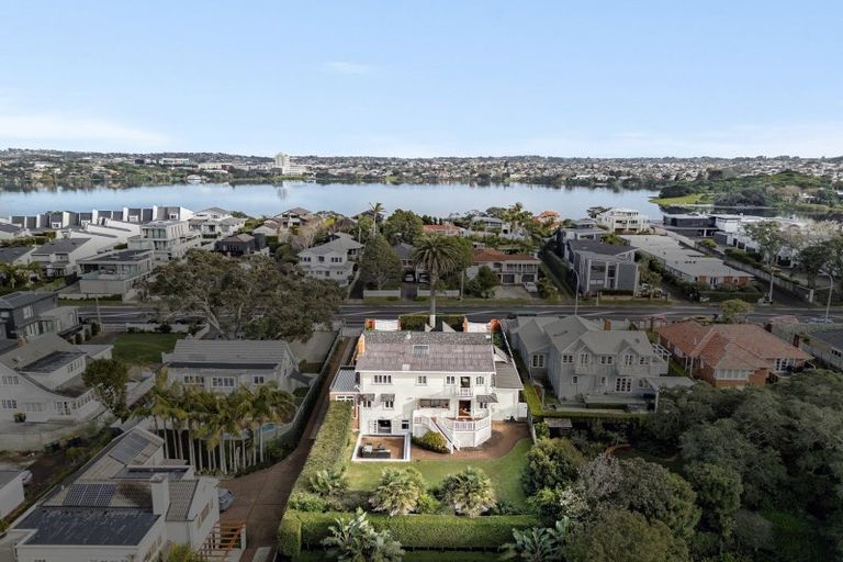 Photo of property in 207 Hurstmere Road, Takapuna, Auckland, 0622