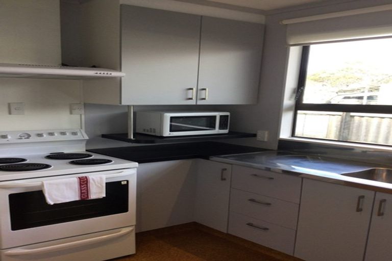 Photo of property in 3 Kaimata Street, Brooklands, New Plymouth, 4310