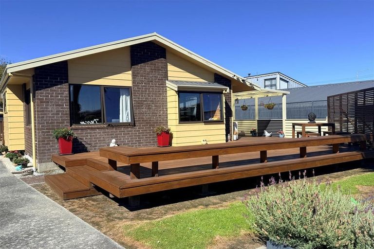 Photo of property in 2 Jamieson Road, Karoro, Greymouth, 7805