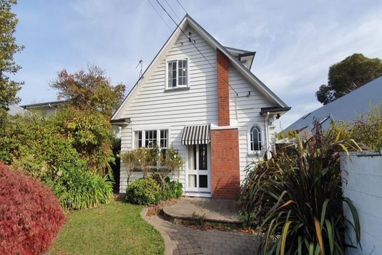 Photo of property in 35 Barrington Street, Somerfield, Christchurch, 8024