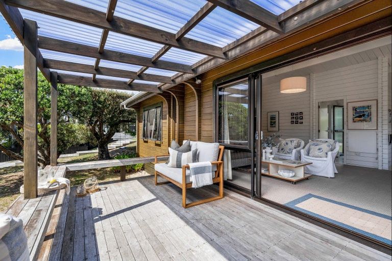 Photo of property in 15 St Anne Place, Omaha, 0986