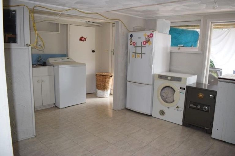 Photo of property in 2/6 Rothesay Bay Road, Rothesay Bay, Auckland, 0630