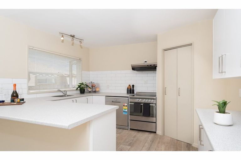 Photo of property in 1/2 Wiseley Road, Hobsonville, Auckland, 0618