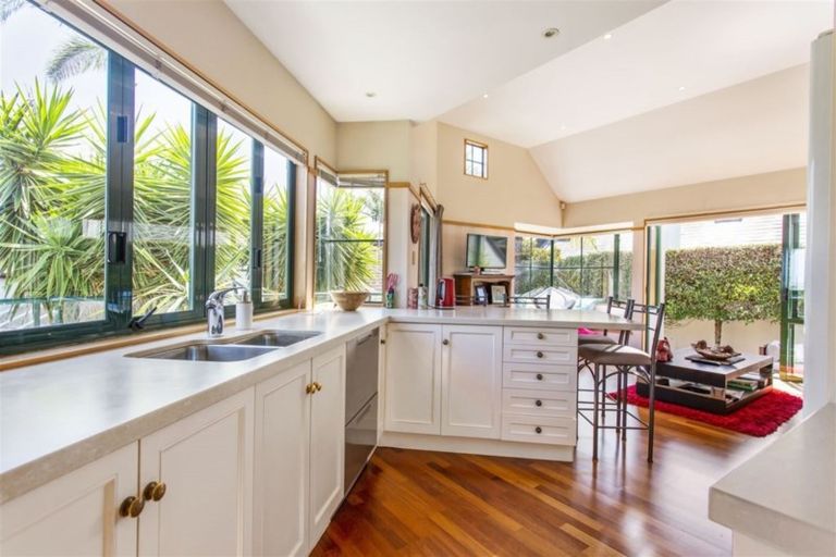 Photo of property in 45b Takutai Avenue, Half Moon Bay, Auckland, 2012