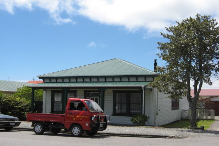 Photo of property in 21 Derby Street, Westport, 7825