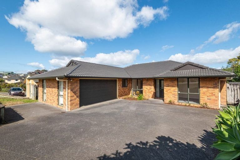 Photo of property in 29 Hugh Green Drive, Pinehill, Auckland, 0632