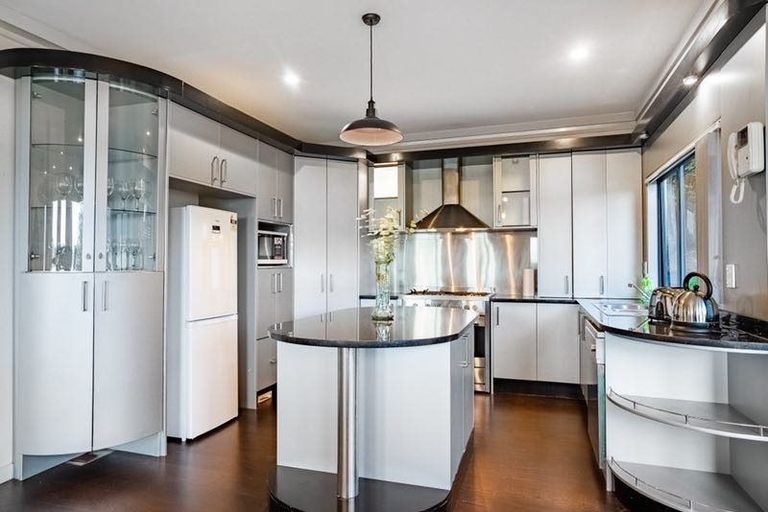 Photo of property in 97 Penguin Drive, Murrays Bay, Auckland, 0630