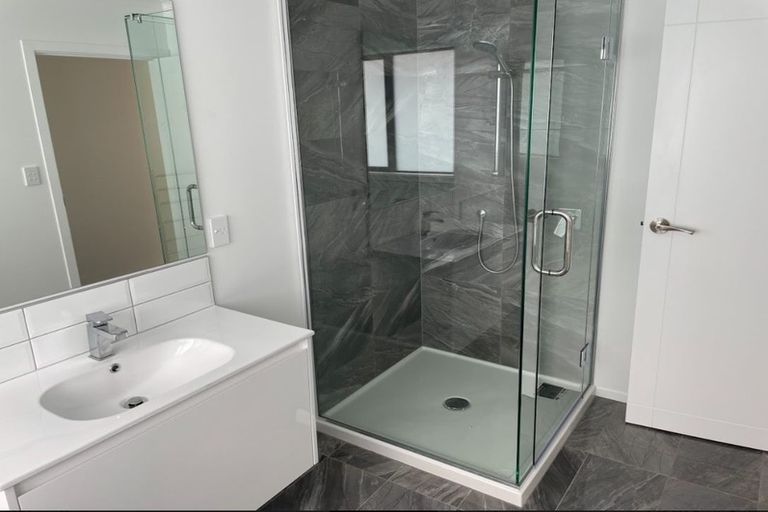 Photo of property in 9 Buddle Road, Wallaceville, Upper Hutt, 5018