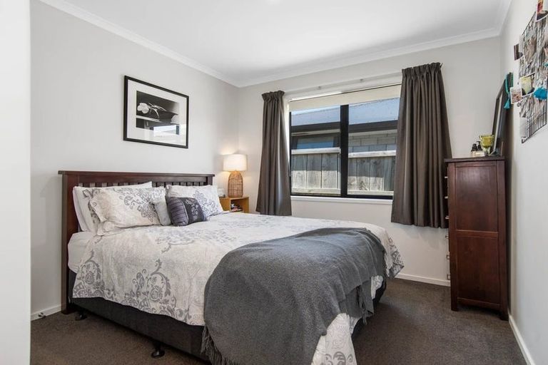 Photo of property in 18 Bill Miller Drive, Papamoa, 3118