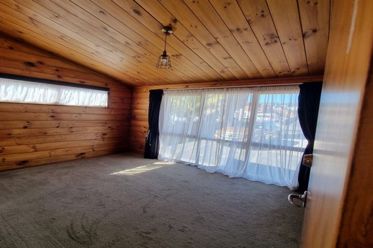 Photo of property in 9 Bendale Place, Papatoetoe, Auckland, 2025