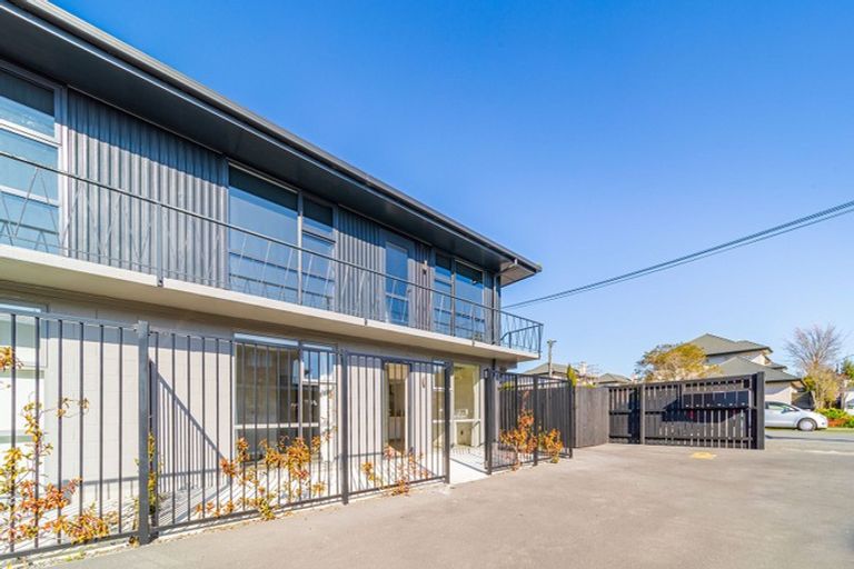 Photo of property in 2/22 Springfield Road, St Albans, Christchurch, 8014