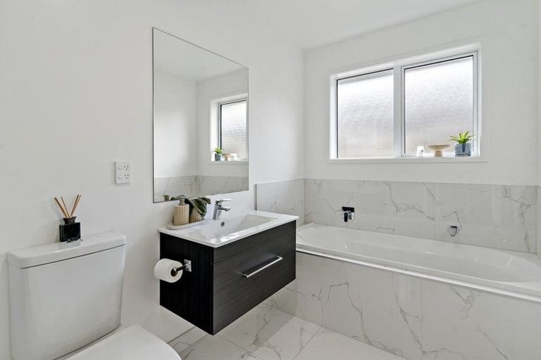 Photo of property in 16 Perla Road, Pukekohe, 2120