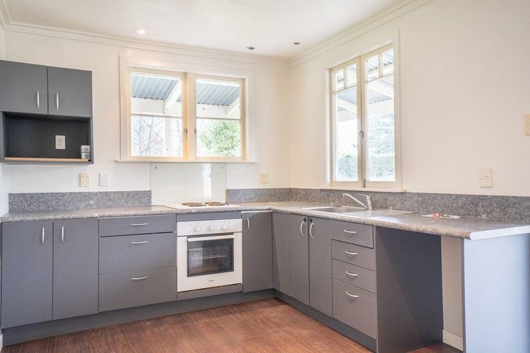 Photo of property in 102 Stewart Road, Awahuri, Palmerston North, 4479