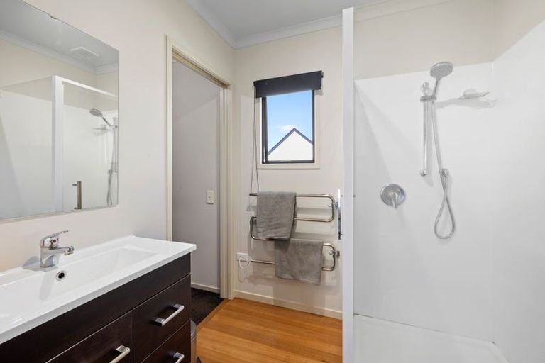 Photo of property in 7 Taylor Place, Merrilands, New Plymouth, 4312