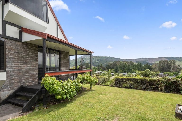 Photo of property in 7 Rika Place, Kawaha Point, Rotorua, 3010