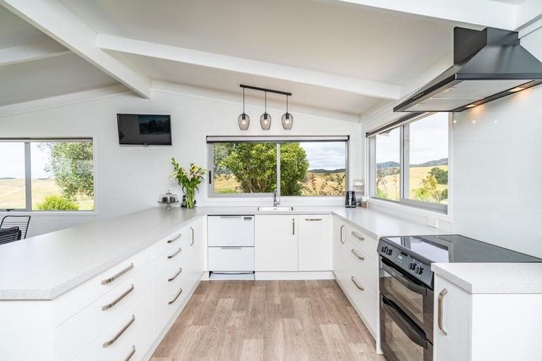 Photo of property in 29 Massey Road, Waipu, 0582