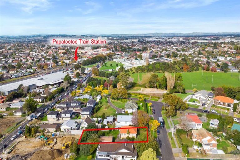 Photo of property in 17 Peverill Crescent, Papatoetoe, Auckland, 2025