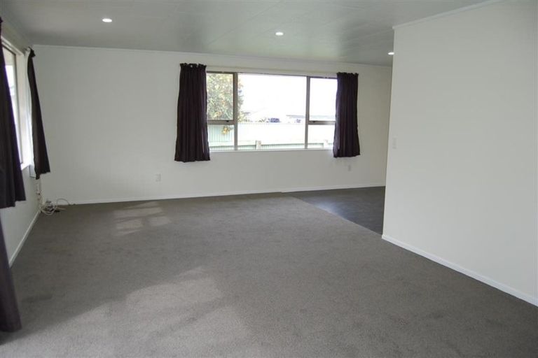 Photo of property in 43 Ryan Crescent, Greenmeadows, Napier, 4112