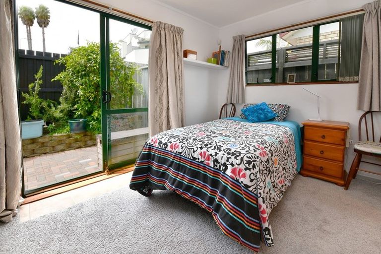 Photo of property in 24 Red Hibiscus Road, Stanmore Bay, Whangaparaoa, 0932